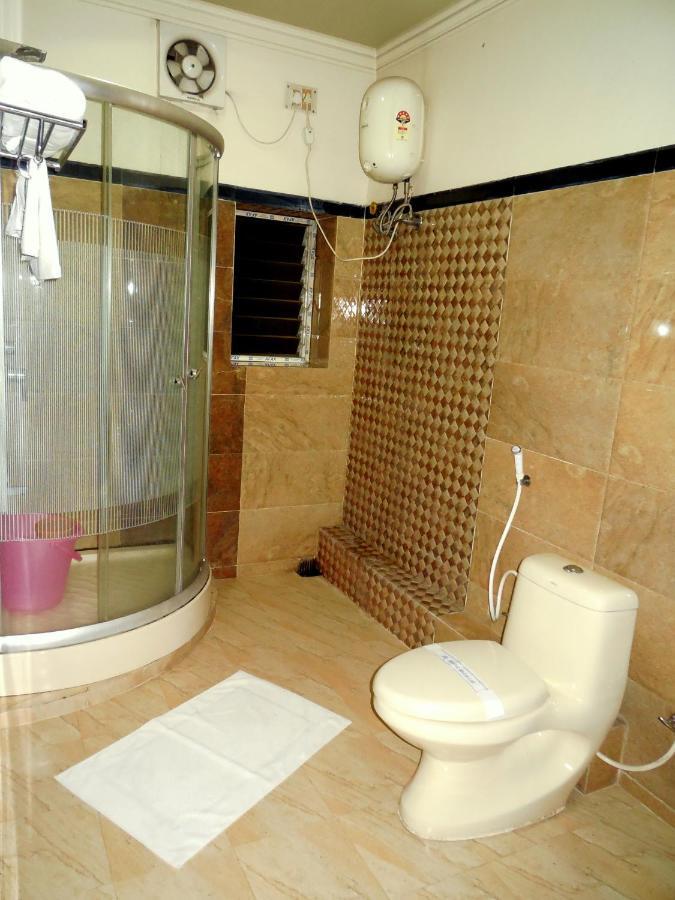 Hotel Samrat Baharampur Dış mekan fotoğraf