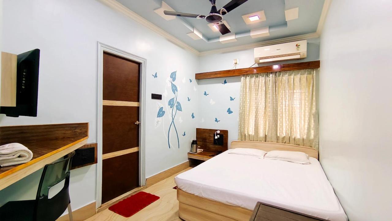 Hotel Samrat Baharampur Dış mekan fotoğraf