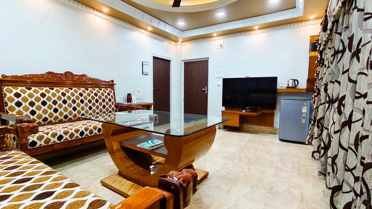 Hotel Samrat Baharampur Dış mekan fotoğraf