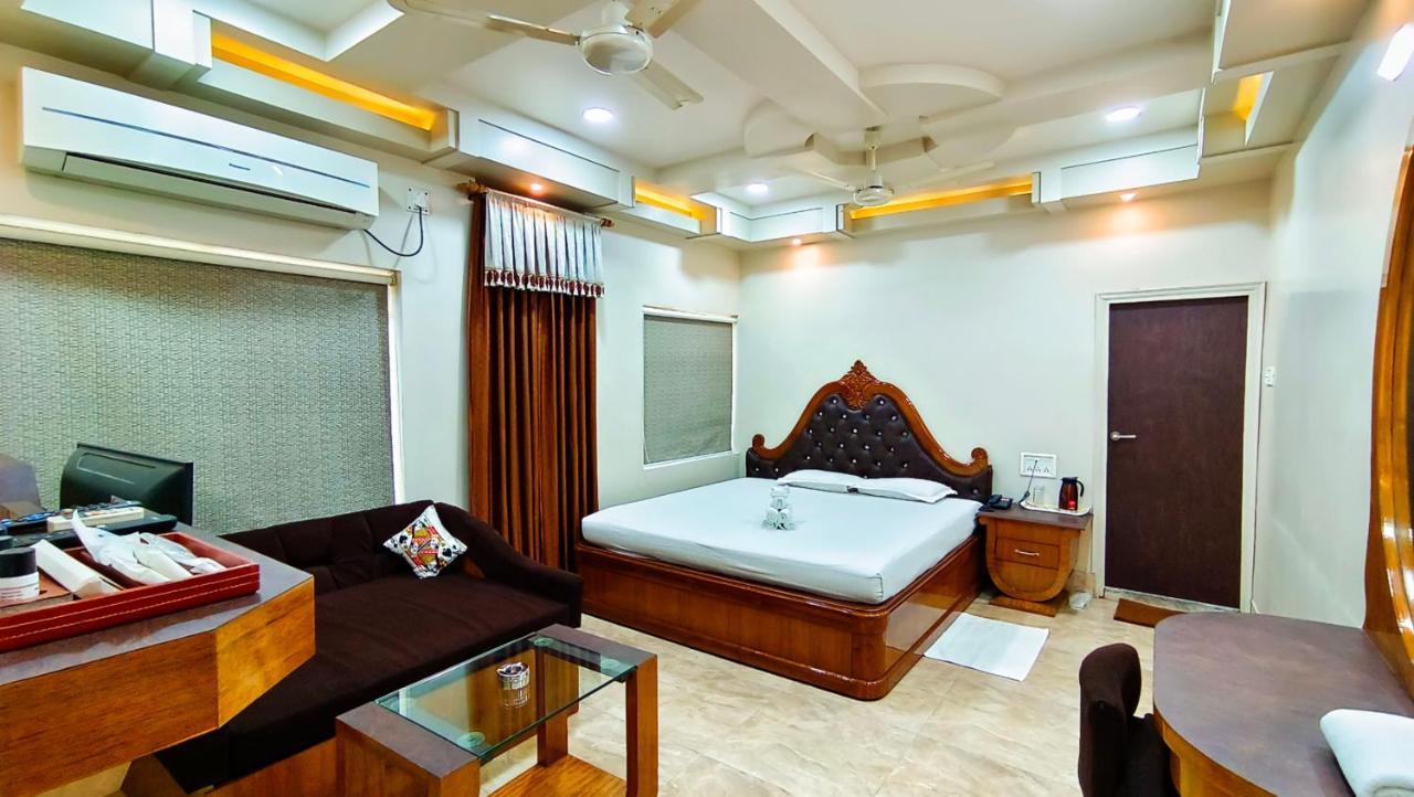 Hotel Samrat Baharampur Dış mekan fotoğraf