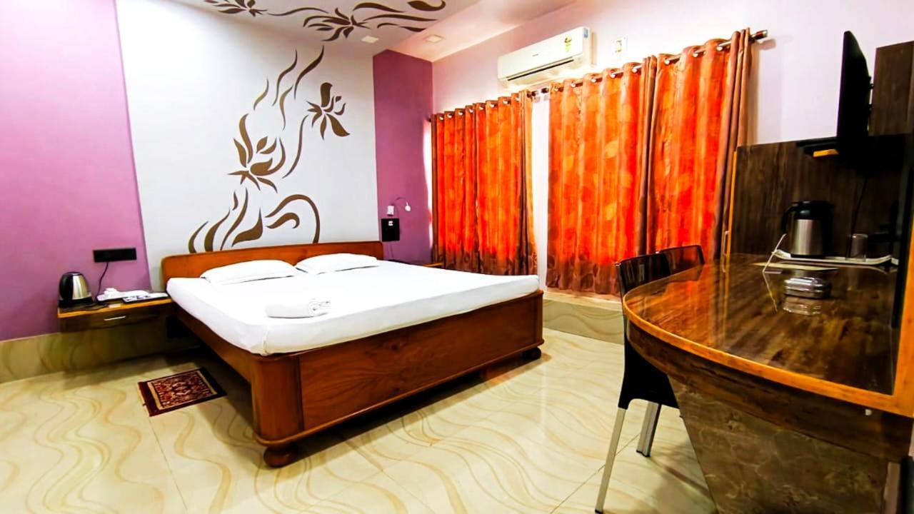 Hotel Samrat Baharampur Dış mekan fotoğraf