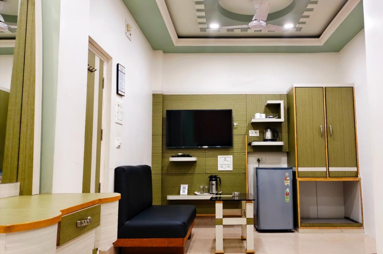 Hotel Samrat Baharampur Dış mekan fotoğraf