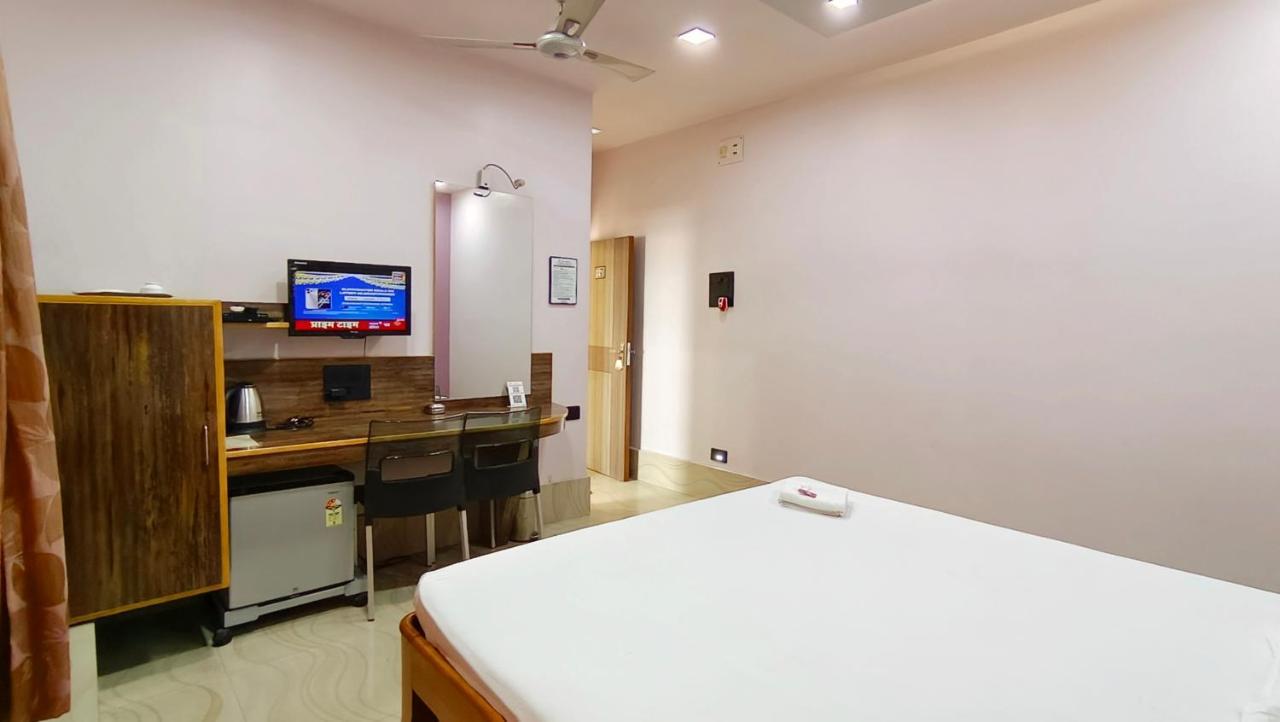 Hotel Samrat Baharampur Dış mekan fotoğraf