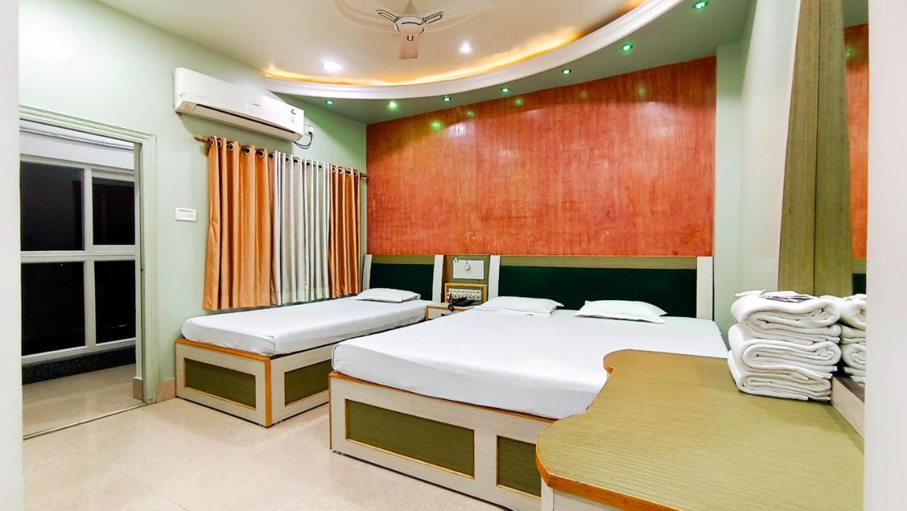 Hotel Samrat Baharampur Dış mekan fotoğraf