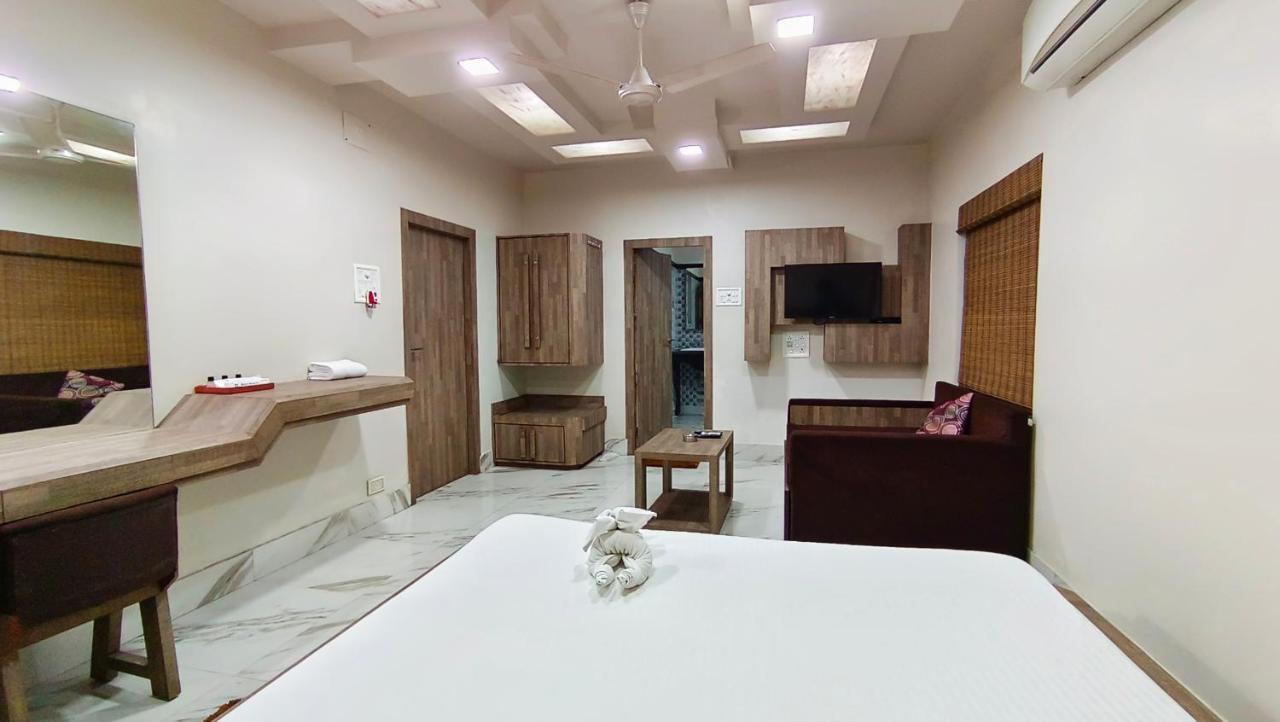 Hotel Samrat Baharampur Dış mekan fotoğraf